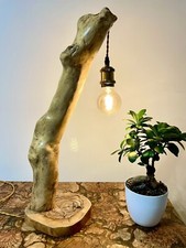 lampada da tavolo in legno 