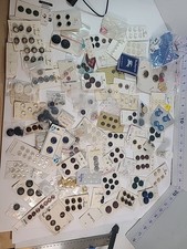 Grande lotto di bottoni vintage La Mode la petite Streamline molti nuovi vecchio stock