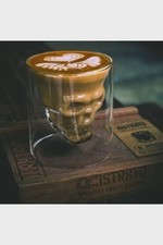 Bicchiere a forma di teschio