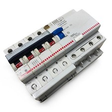 Interruttore magnetotermico, BTicino F84/32 C32 4 poli CON SALVAVITA G44/32AC