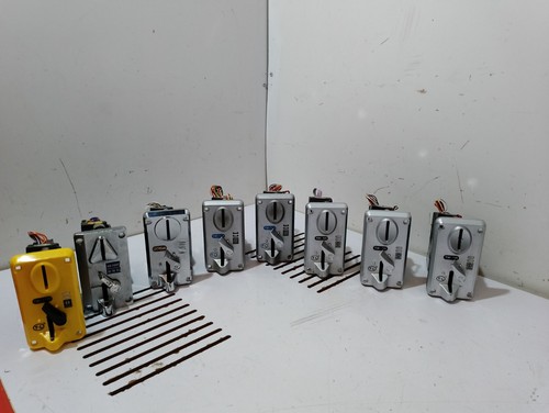 Comparative coin acceptor