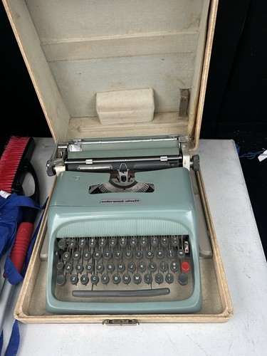 Vintage olivetti underwood - vintage, olivetti-underwood