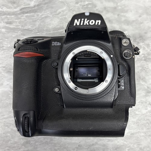 Nikon d2xs 4mp - digital, slr