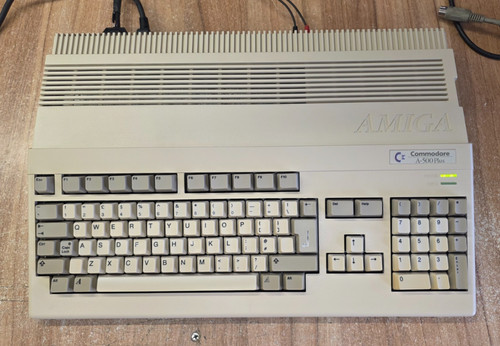 Commodore amiga 500 plus con - commodore,