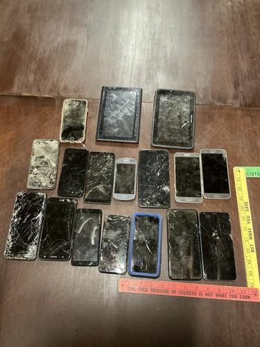 Lot assorted cell - 15,