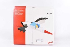 Figura Oscillante Goki Bambino Su Cicogna