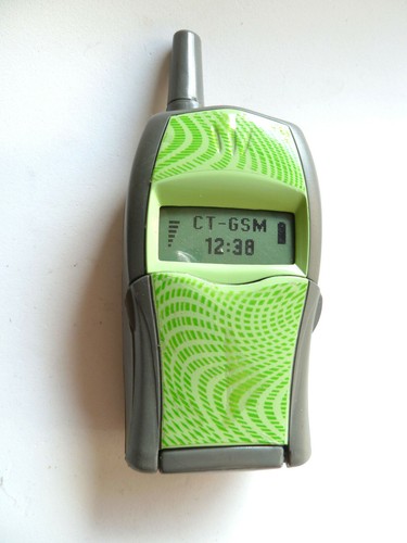 Vecchio modello cellulare - vecchio,