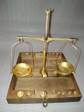 Bilancia vintage in ottone con