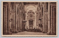 Comiso Interior of Mother