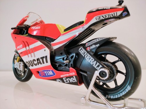 Ducati desmosedici - ducati,