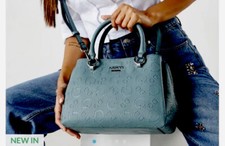 GUESS, Los Angeles, Signature