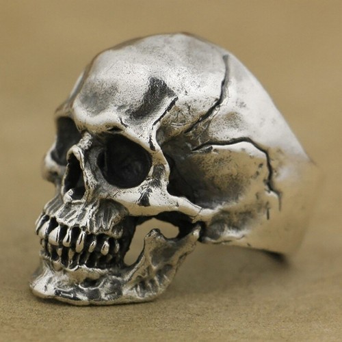 Anello uomo scheletro classico
