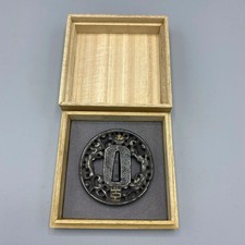 Tsuba Giapponese antica motivo arcaico oro XVIII sec.