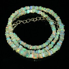 Collana di pietre preziose