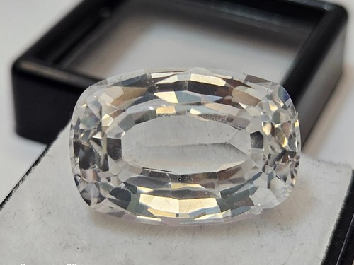Cushion cut ct white - 23-24,