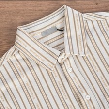 Camicia beige a maniche lunghe