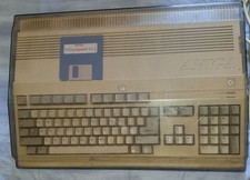 COMMODORE AMIGA 500 CON