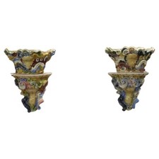 Set due mensole antiche italiane in maiolica con vaso