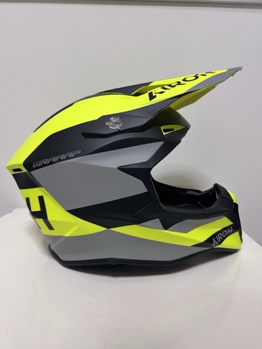 Casco airoh wraap conquer - casco,