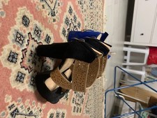 stock scarpe platform donna con il tacco blu e nero/oro 