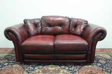 Divano chesterfield chester inglese 2 posti colore bordeaux / pelle / leather