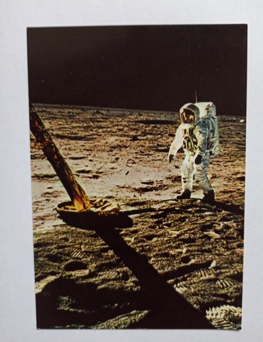 Carte postale premiers - postale, pas