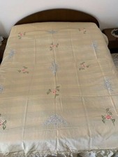 copriletto matrimoniale antico in organza anni '50 con applicazione e ricamo