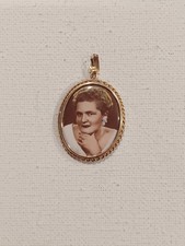 Antico ciondolo in oro con due