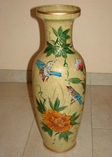 Vaso da terra asiatico dipinto