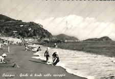 1956 LAVAGNA Giochi di bimbi nella spiaggia mare panorama Genova Cartolina