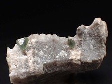 321 Boracite circa 2x4x1,5 cm