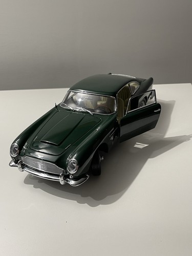 Modellino autoart aston martin - modellino,