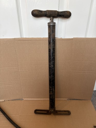 Jaguar xk120 tyre pump - jaguar,