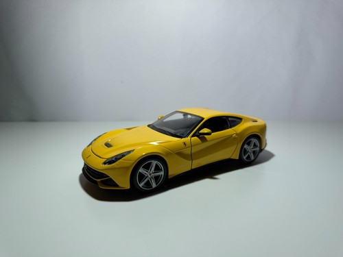 Modellino auto bburago - 1:24,