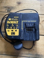 DeWalt DE0246 Caricabatterie