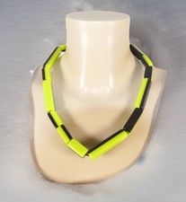 Collana plastica reversibile