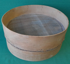 VECCHIO SETACCIO IN LEGNO PER