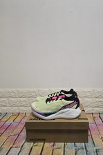 Scarpe da corsa su strada