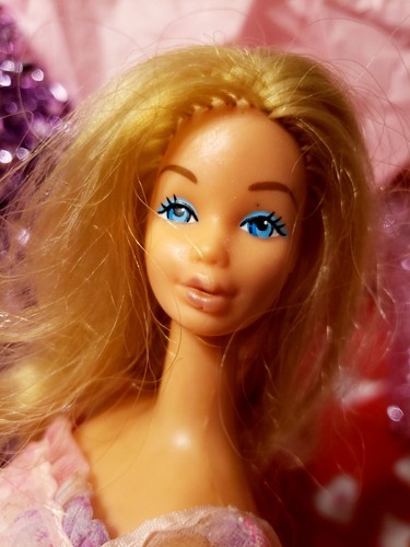 Barbie baciata 1979 - , abito