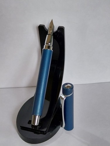 Penna stilografica nuova - penna, stilografica,