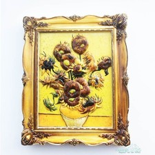 Van Gogh Sunflower Tourist