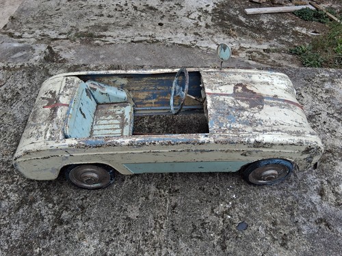 Renault dauphine ancienne - dauphine, a