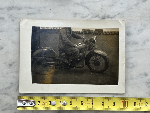 Motocicletta ritratto 1930 - motocicletta,