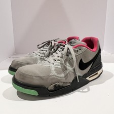 Nike Air Flight 2013 Sneaker