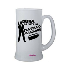 bicchiere boccale birra scritta dura la vita da fratello maggiore regalo sorella