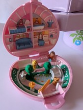 Polly Pocket COUNTRY COTTAGE