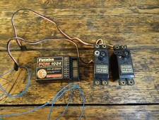 2 x FUTABA FP-S148 azionamento