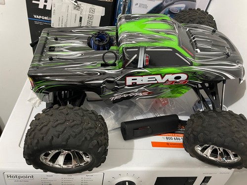 Traxxas revo 3 - traxxas,