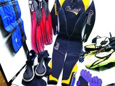 Mares Avantiquattro pinne S + tuta Cressi Summer XS + set immersione Buddy BCD I864