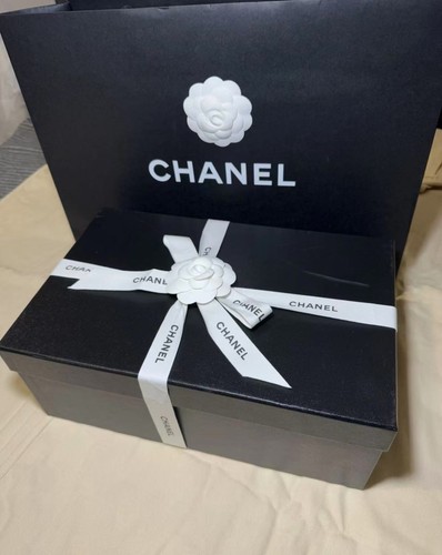 100 authentic chanel gift - 100%,